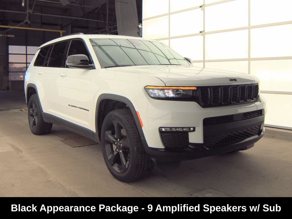 2023 Jeep Grand Cherokee Limited photo 2