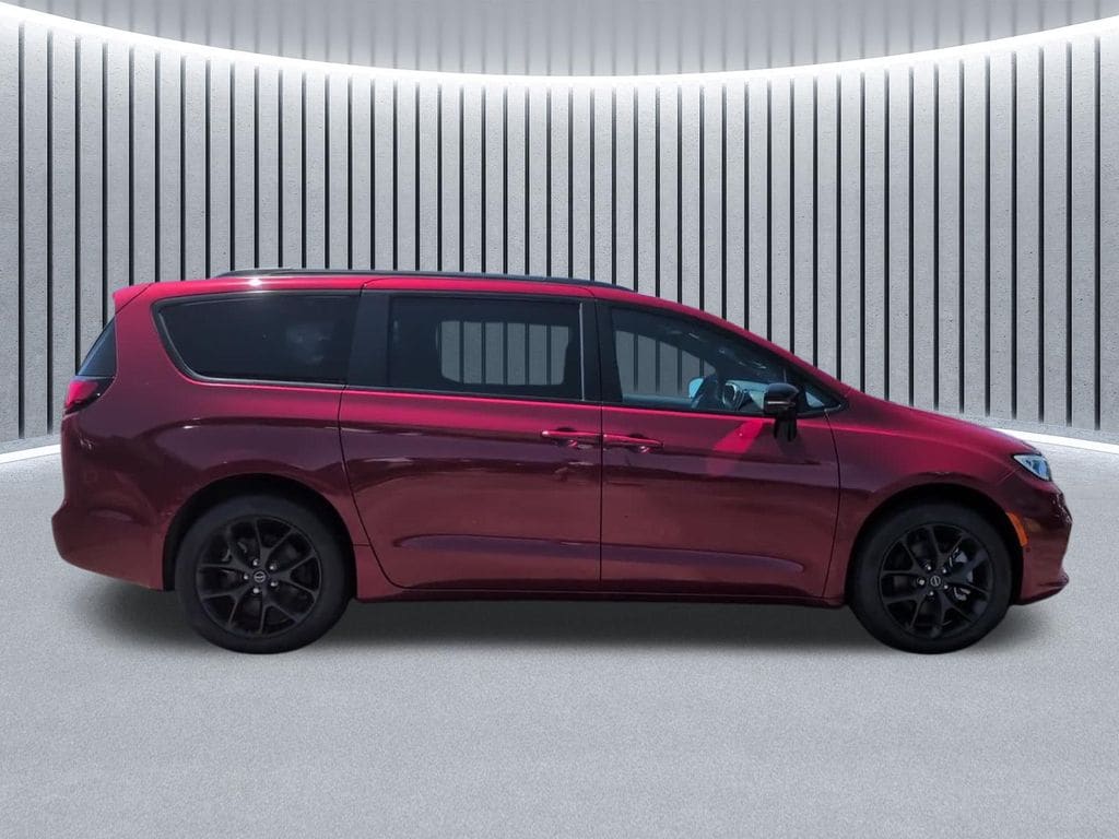 New 2026 Chrysler Pacifica SELECT AWD Passenger Van