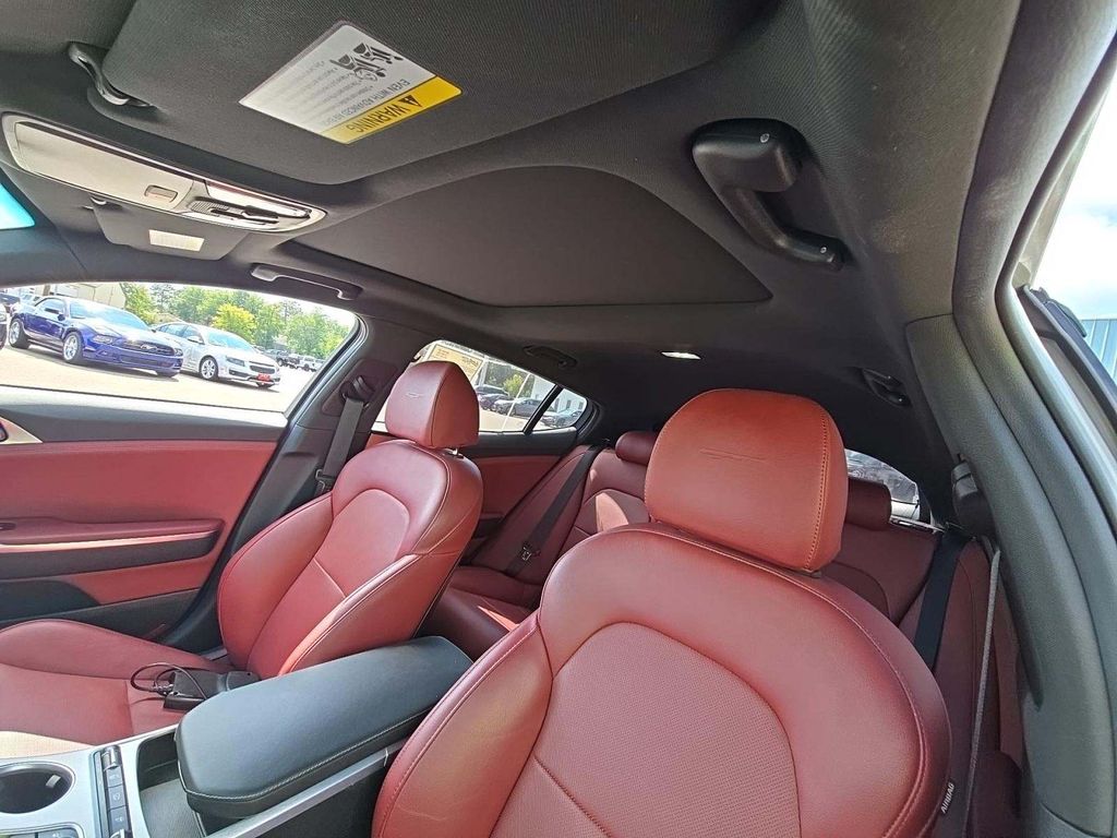 2022 Kia Stinger GT1 photo 3