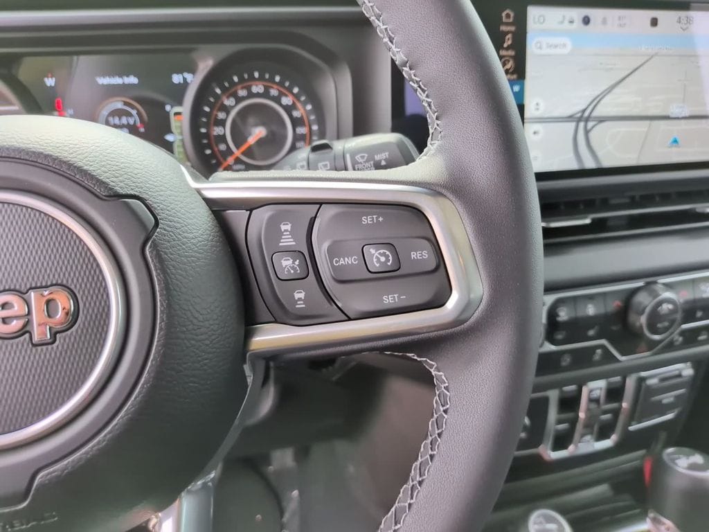 2025 Jeep Wrangler 4-Door Sahara - Photo 16