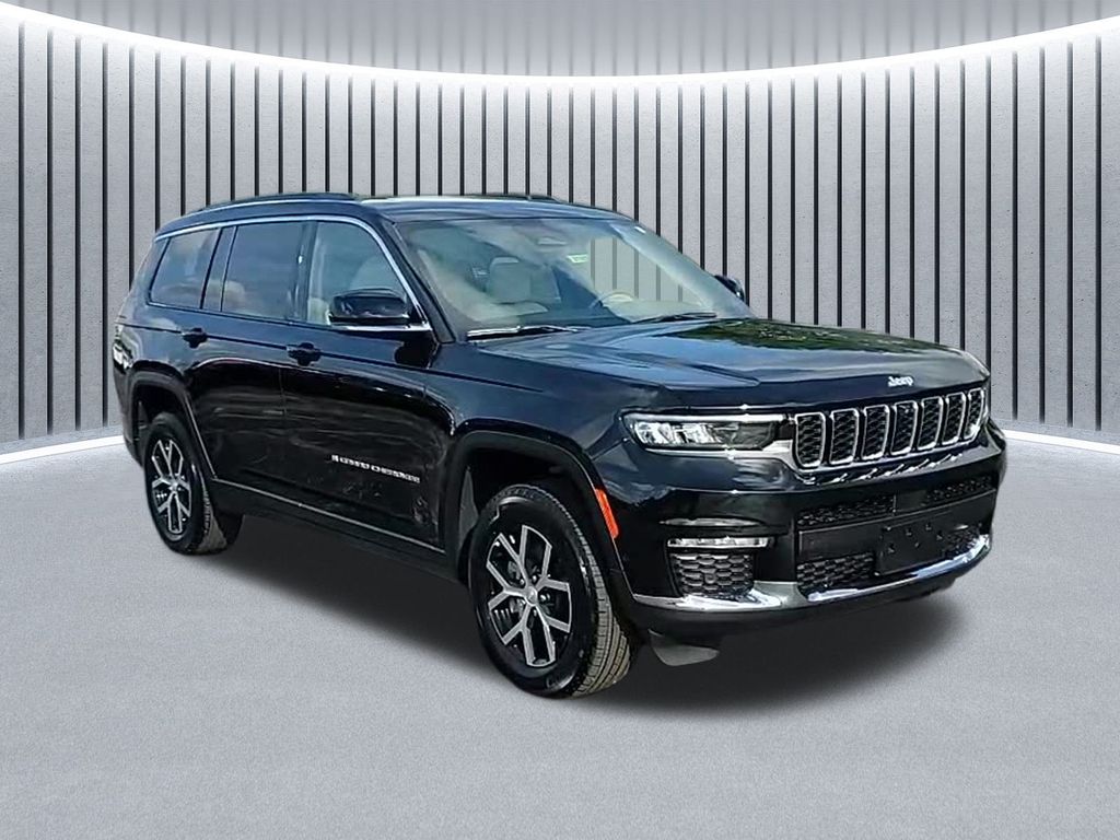 2025 Jeep Grand Cherokee Limited photo 3