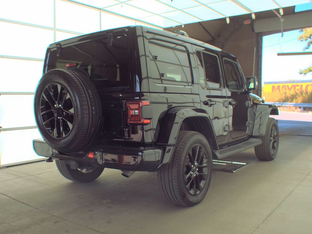 2023 Jeep Wrangler High Altitude photo 3