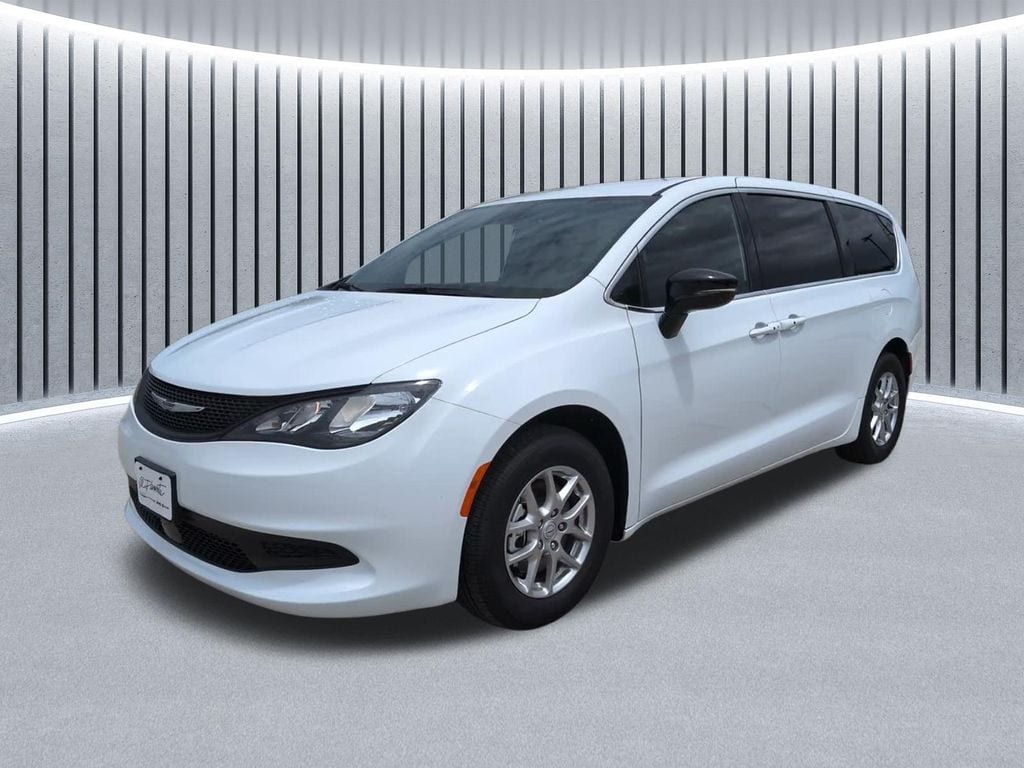 2026 Chrysler Voyager LX's photo