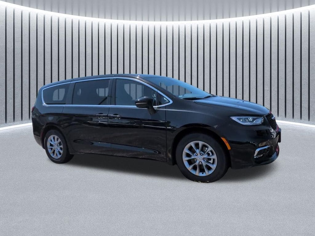 New 2026 Chrysler Pacifica LIMITED Passenger Van