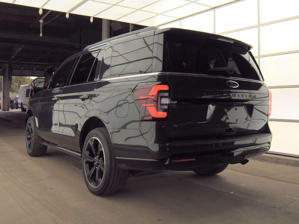 2022 Ford Expedition Limited photo 4