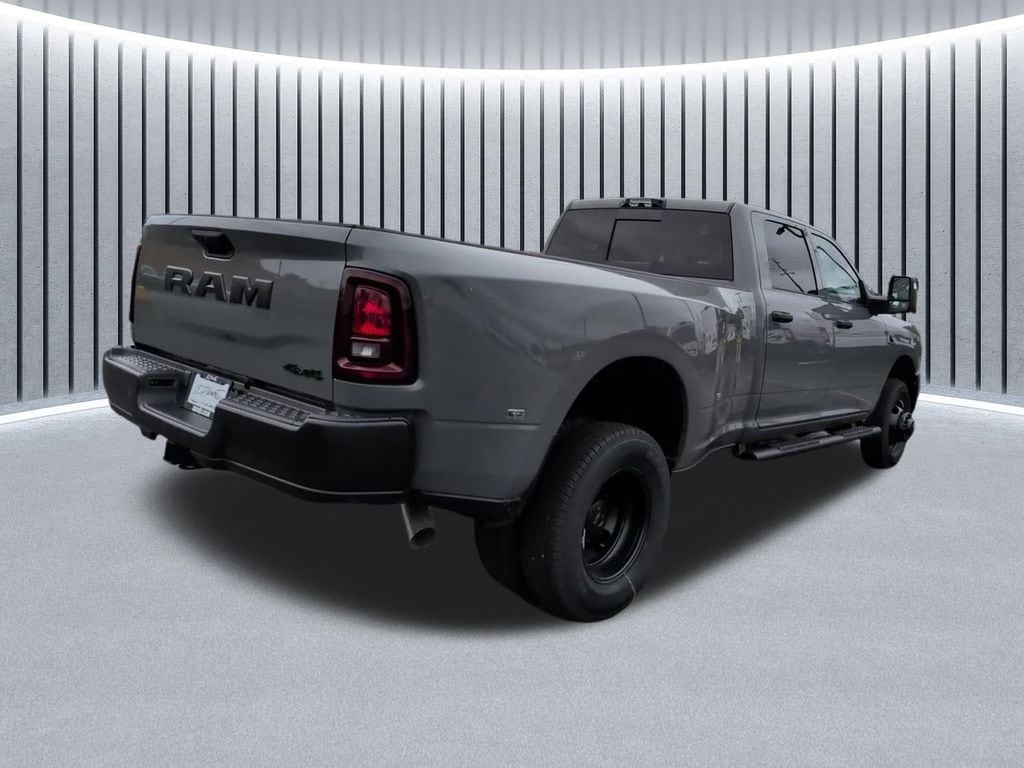 New 2026 Ram 3500 TRADESMAN CREW CAB 4X4 8' BOX Pickup