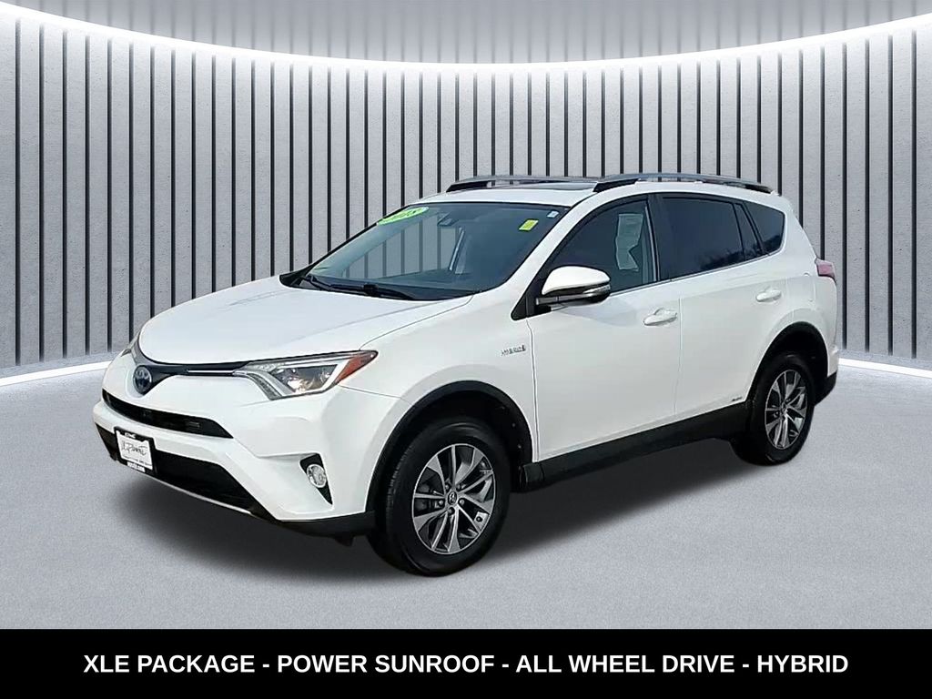 2018 Toyota RAV4 XLE's photo