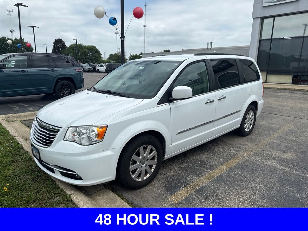 2015 Chrysler Town & Country Touring's photo