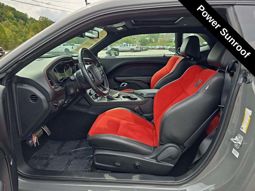 2023 Dodge Challenger R/T Scat Pack photo 2