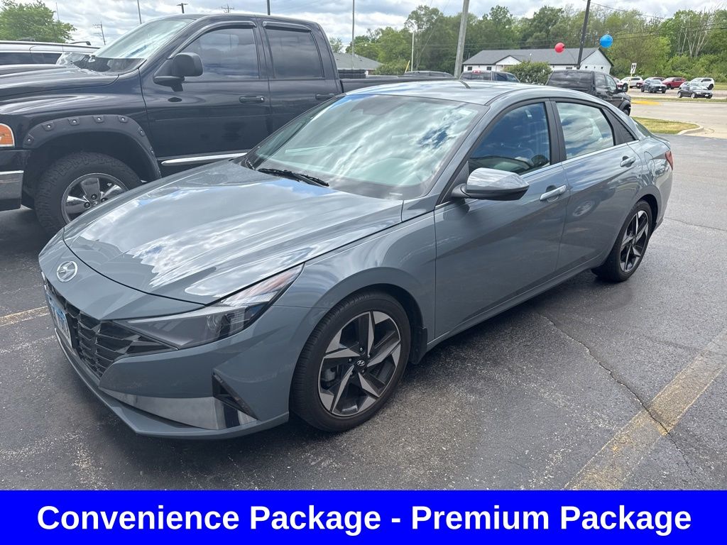 2022 Hyundai Elantra 2.0 SEL IVT's photo