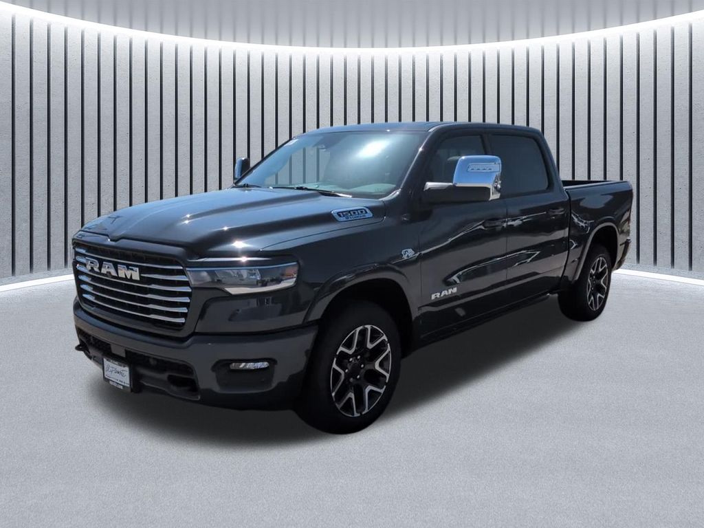 2026 Ram 1500 LARAMIE CREW CAB 4X4 5'7 BOX