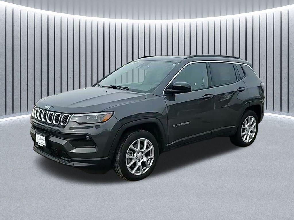 2024 Jeep Compass Latitude Lux