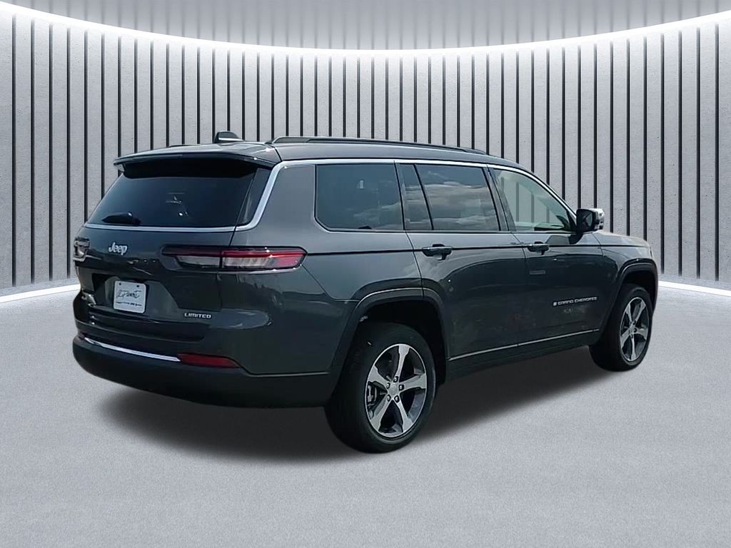 2025 Jeep Grand Cherokee Limited photo 3