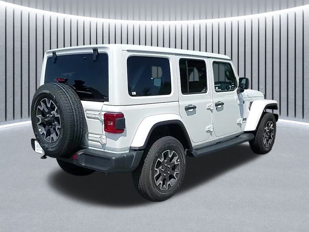 2025 Jeep Wrangler Sahara photo 3