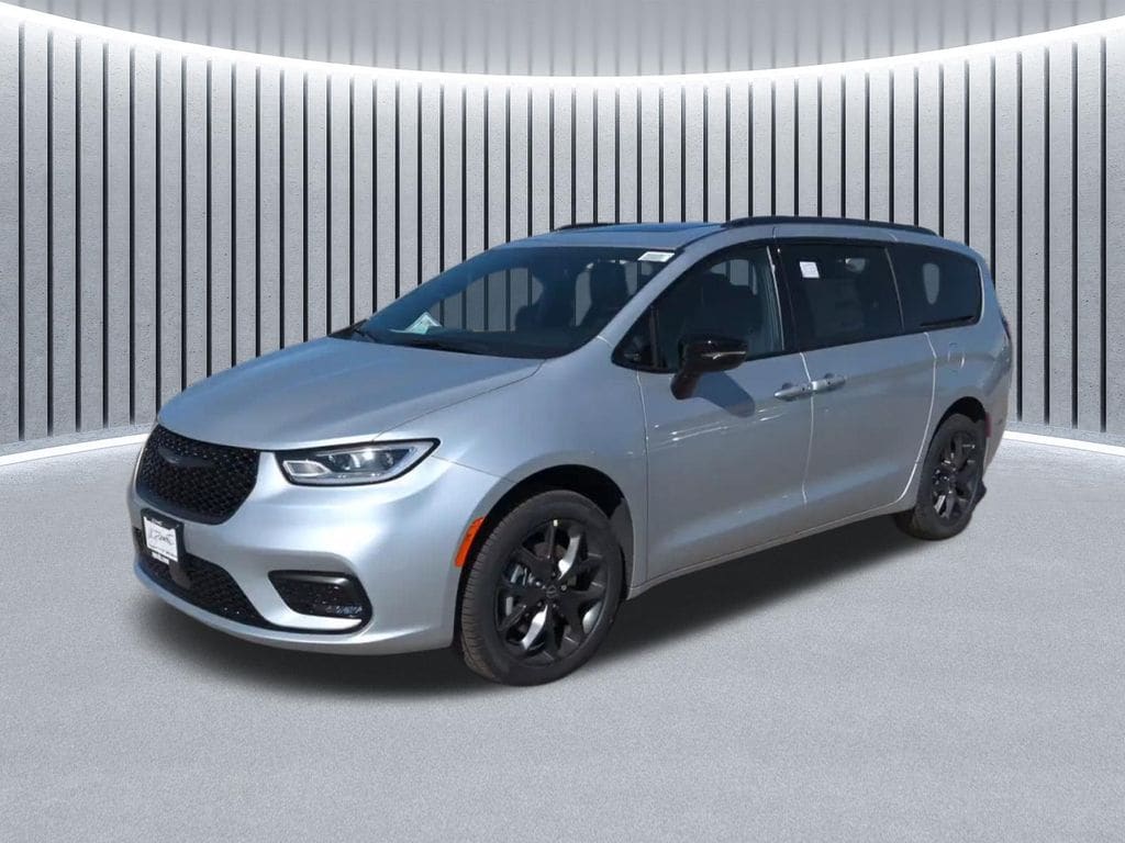 2026 Chrysler Pacifica Limited AWD's photo