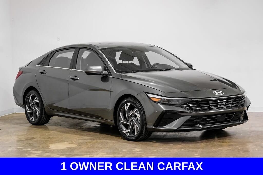 Used 2025 Hyundai Elantra SEL Convenience Sedan