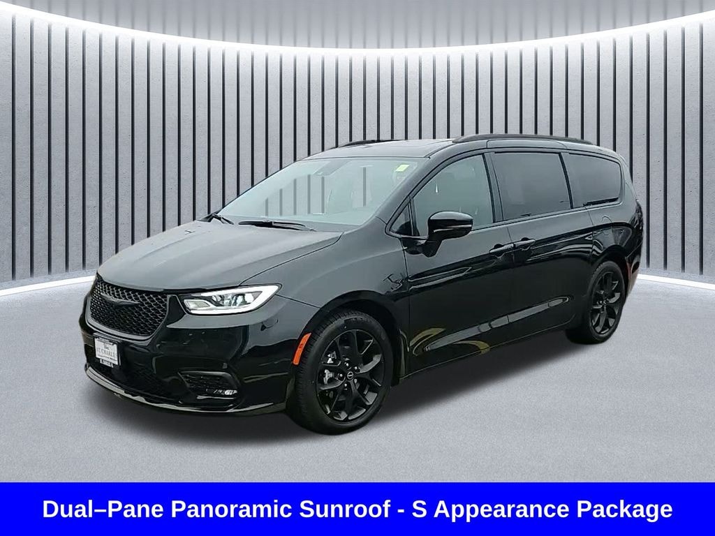Used 2025 Chrysler Pacifica Limited Van Passenger Van