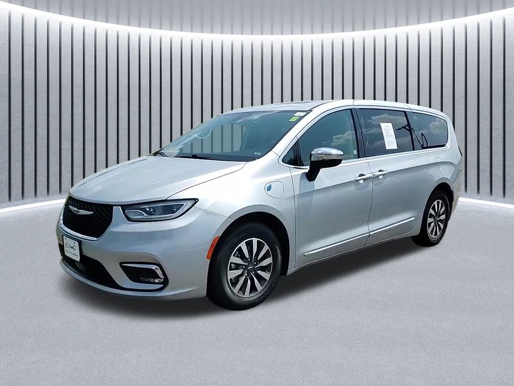 2023 Chrysler Pacifica Plug-In Hybrid Van Passenger Van 