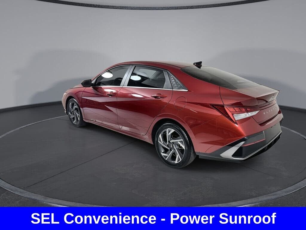 Used 2025 Hyundai Elantra SEL Convenience Sedan