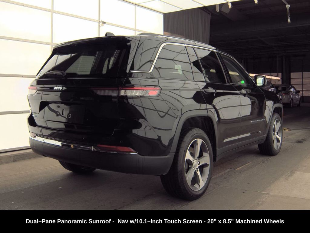 2022 Jeep Cherokee Limited 4xe photo 3