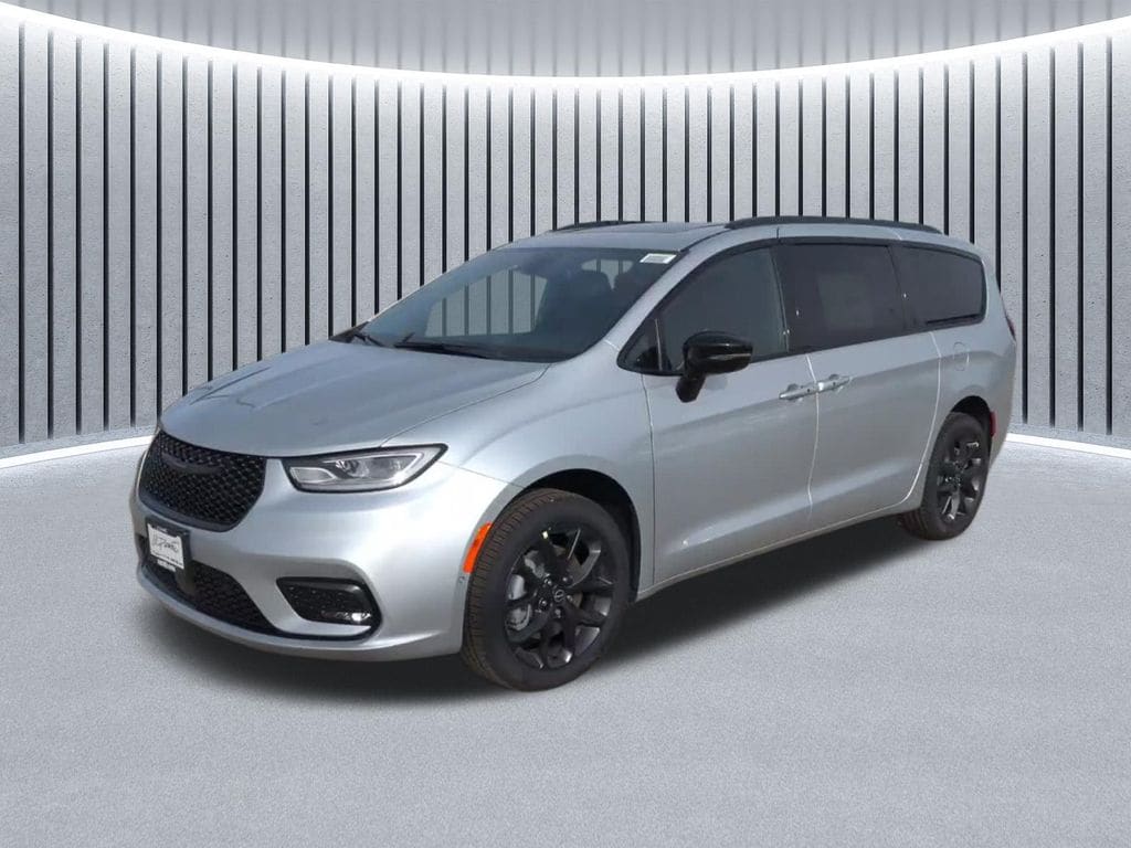 2026 Chrysler Pacifica Limited AWD's photo
