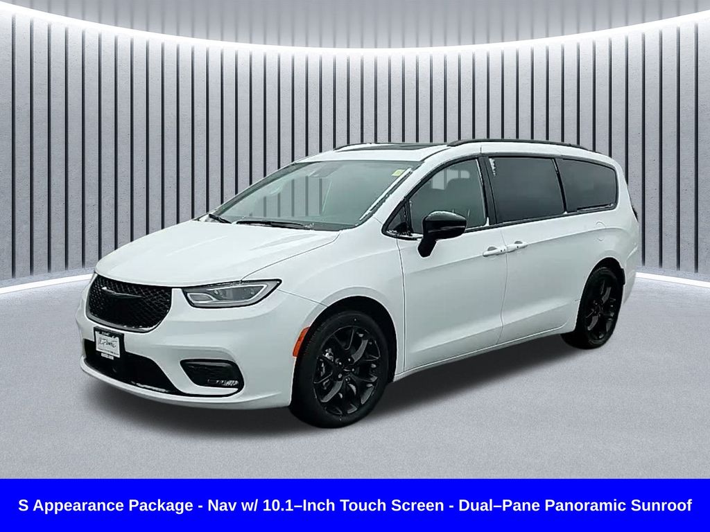 2025 Chrysler Pacifica Van Passenger Van 