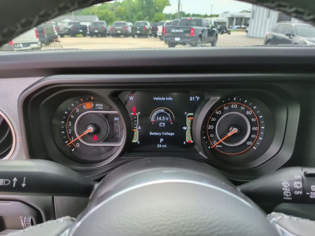 2025 Jeep Wrangler 4-Door Sahara - Photo 18