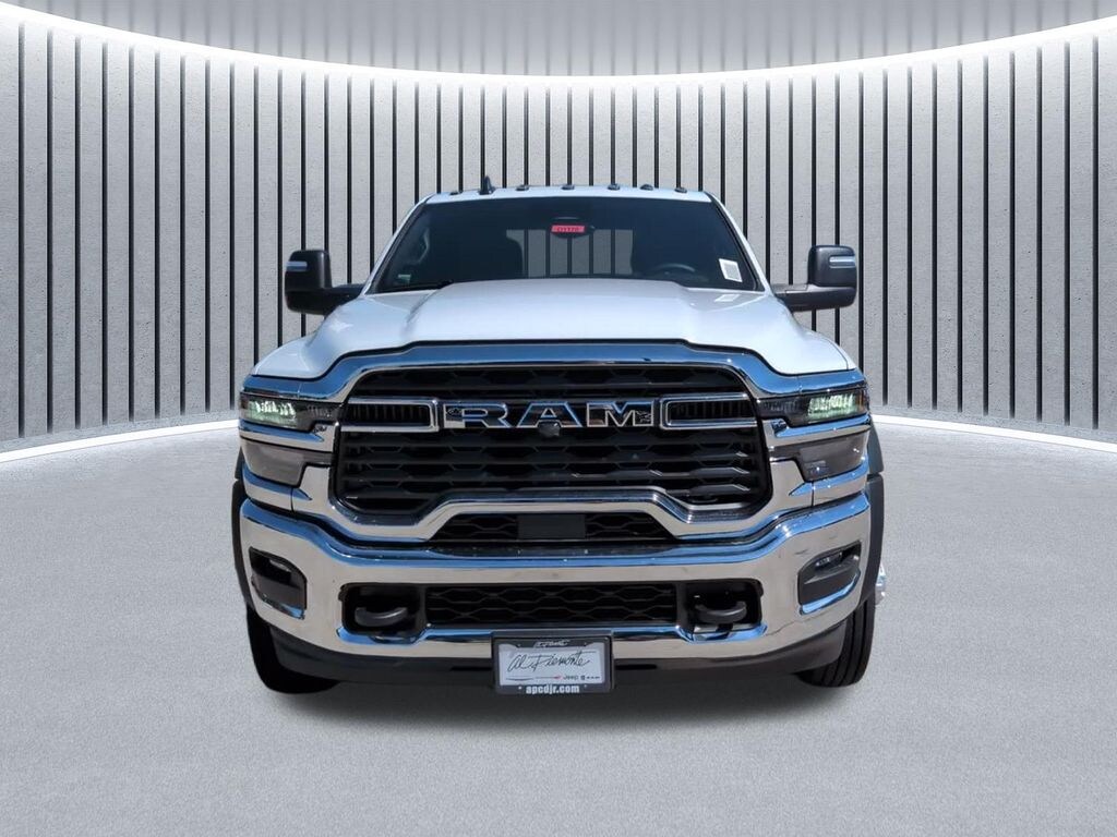 New 2026 Ram 4500 Chassis Cab TRADESMAN CREW 4X4 60' CA Pickup