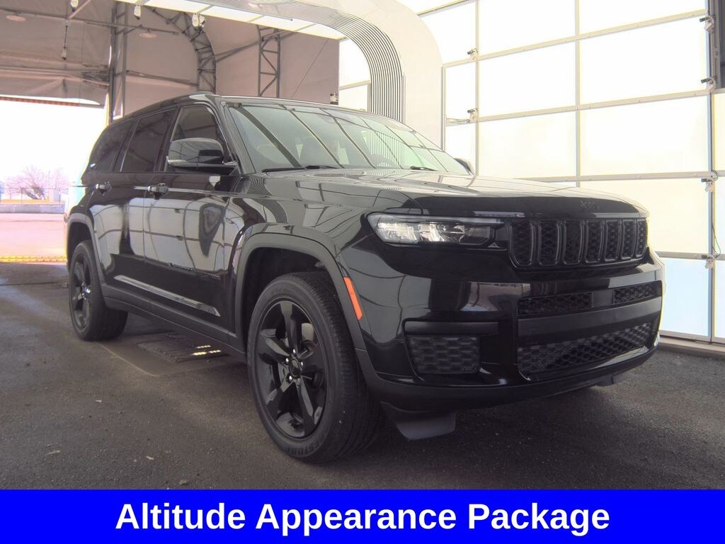 Used 2022 Jeep New Grand Cherokee Laredo SUV