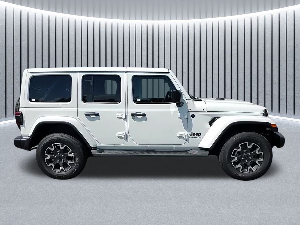 2025 Jeep Wrangler Sahara photo 2