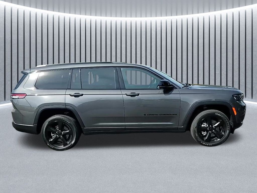 New 2025 Jeep Grand Cherokee L ALTITUDE 4X4 Sport Utility