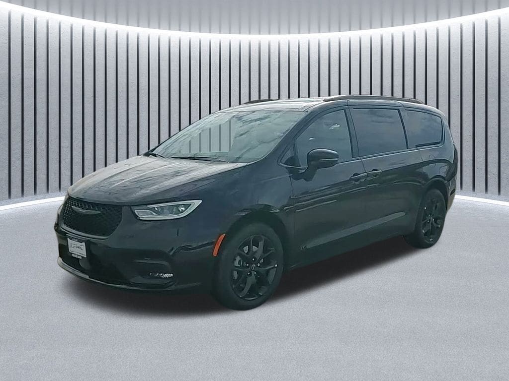2026 Chrysler Pacifica Limited's photo