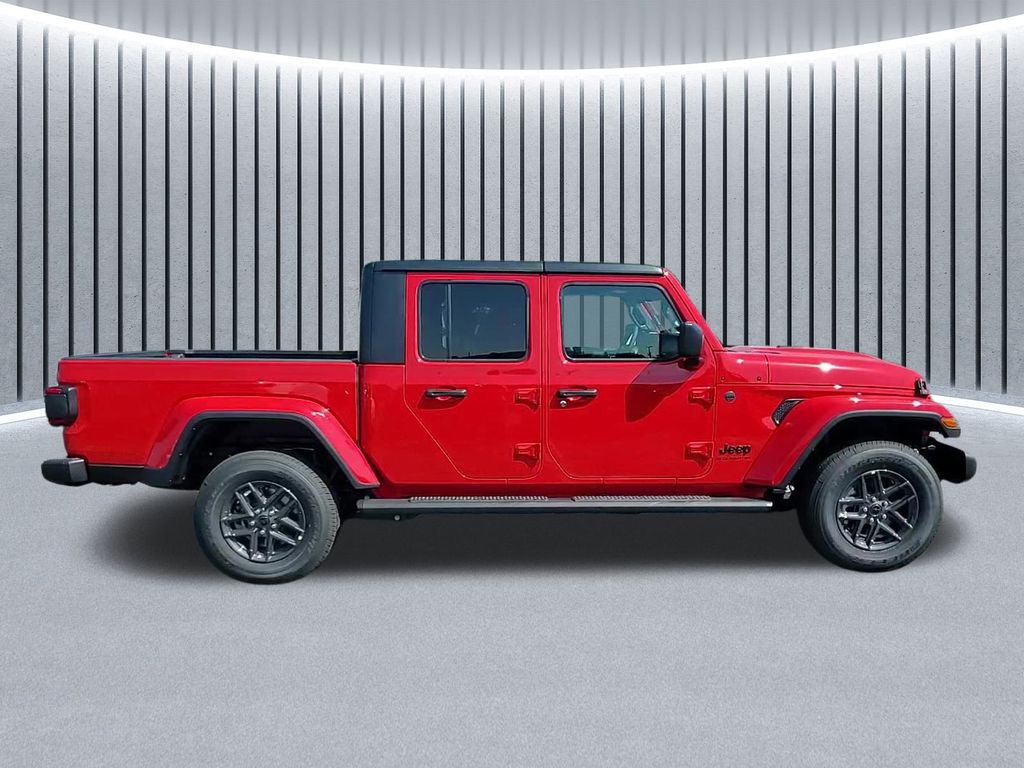 2025 Jeep Gladiator Sport S photo 2