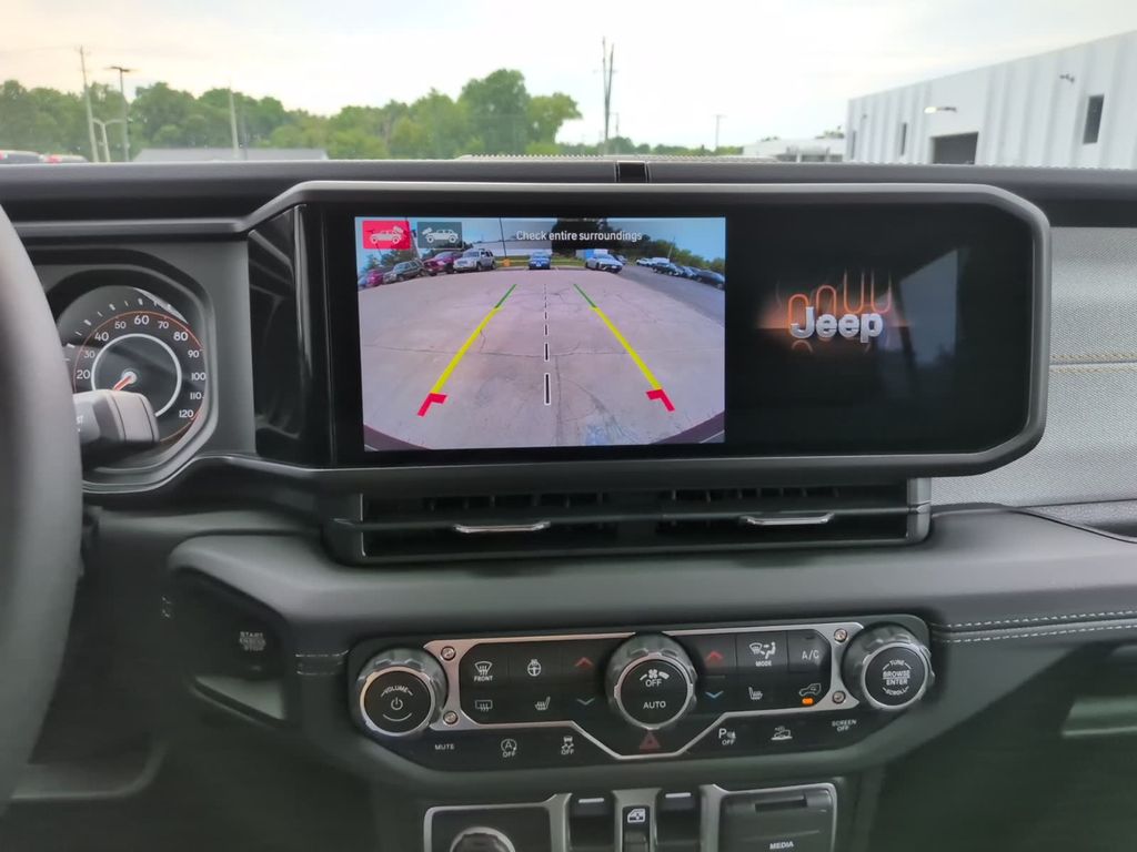 2025 Jeep Wrangler 4-Door Sahara - Photo 20