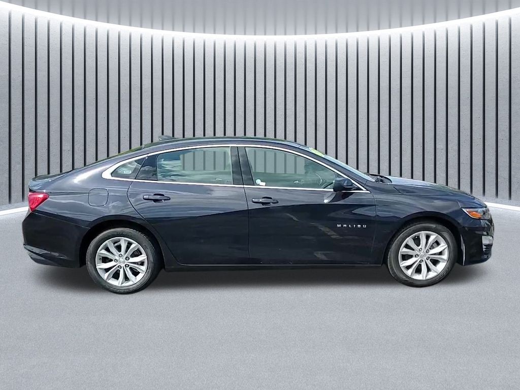 2023 Chevrolet Malibu 1LT photo 3