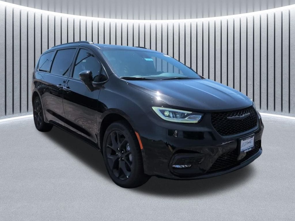 New 2026 Chrysler Pacifica LIMITED AWD Passenger Van