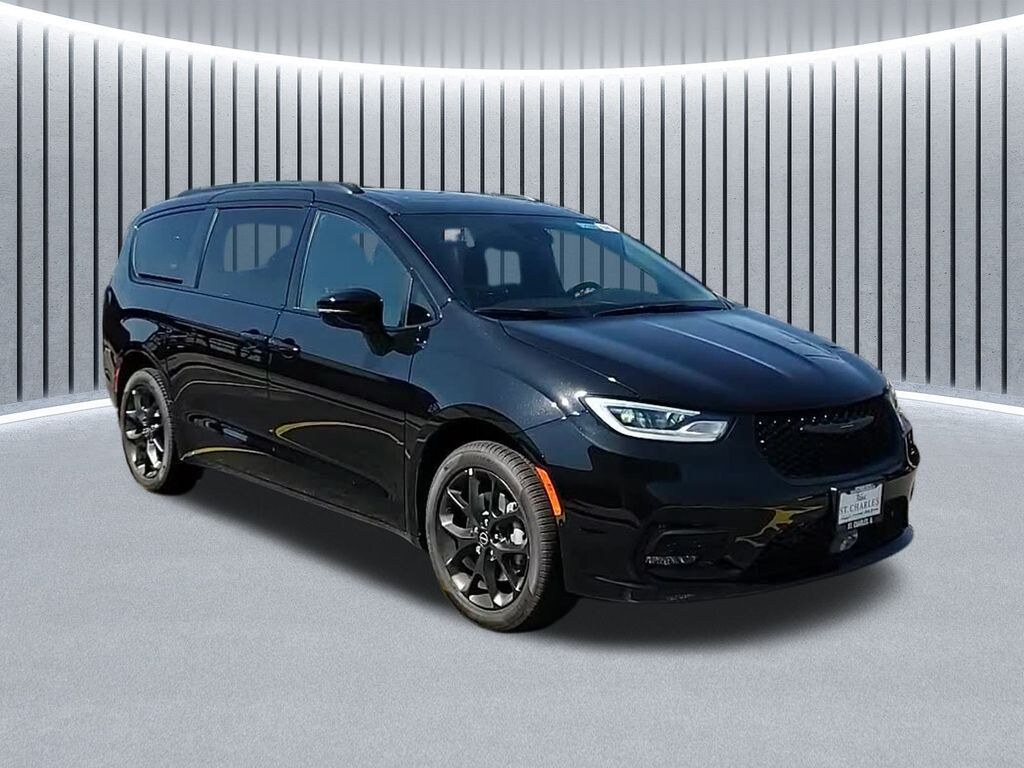 New 2026 Chrysler Pacifica LIMITED AWD Passenger Van