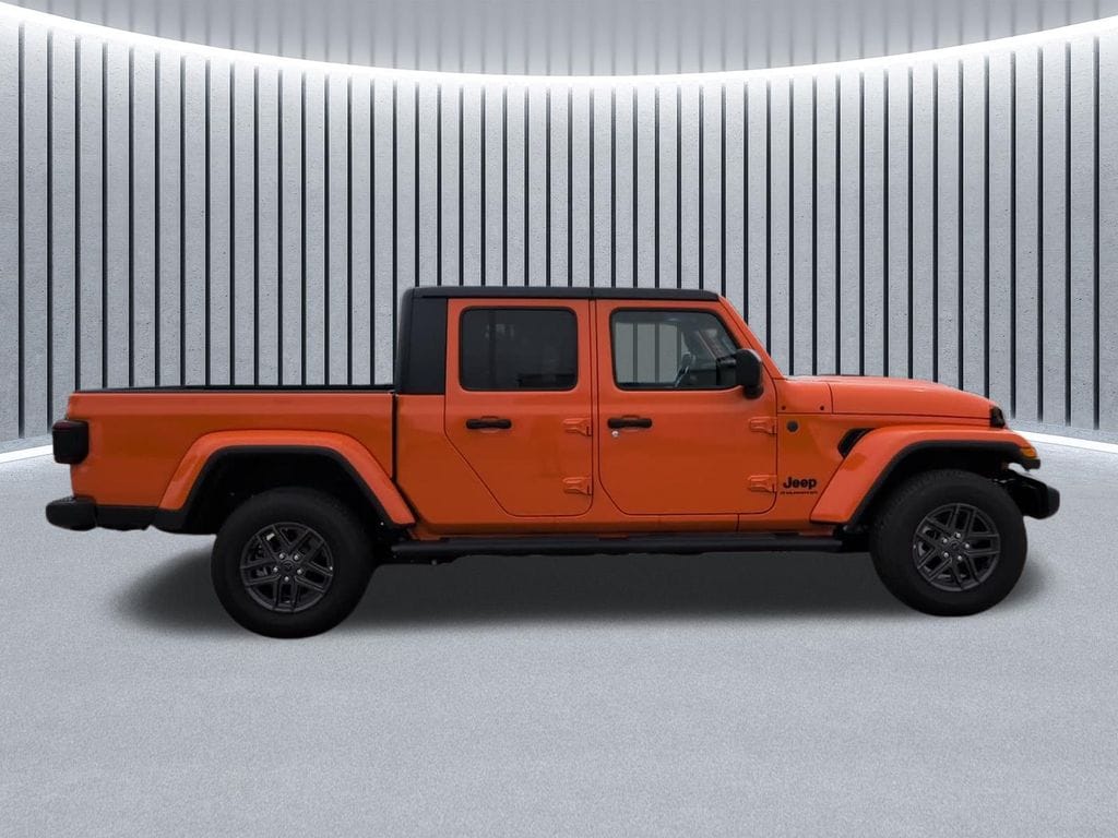 New 2025 Jeep Gladiator SPORT S 4X4 Pickup