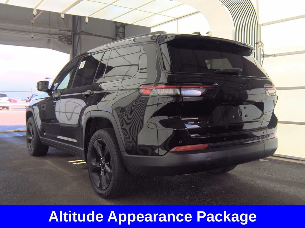 Used 2022 Jeep New Grand Cherokee Laredo SUV