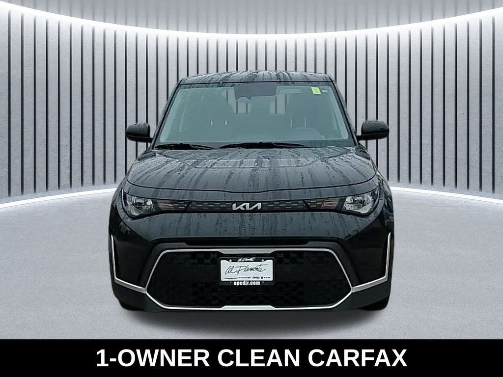 2023 Kia Soul LX photo 2