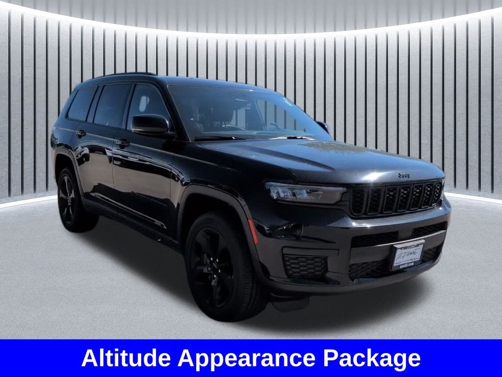 Used 2022 Jeep New Grand Cherokee Laredo SUV