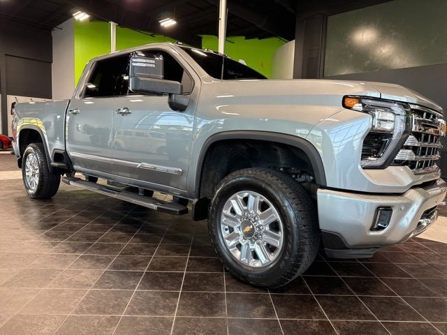 Used 2024 Chevrolet Silverado 2500HD High Country with VIN 2GC4YREY6R1233623 for sale in Kentland, IN