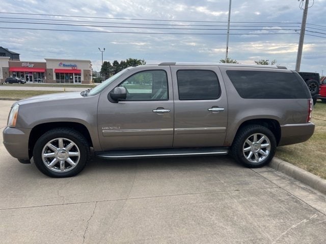 Used 2011 GMC Yukon XL Denali with VIN 1GKS2MEF5BR132990 for sale in Kentland, IN