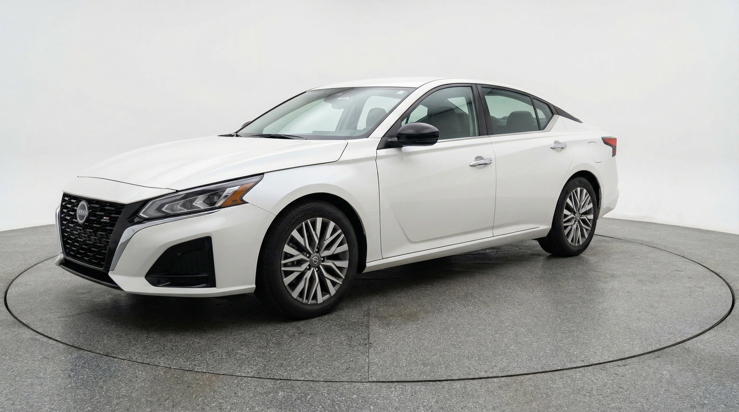 Thumbnail: 2025 Nissan Altima - 3