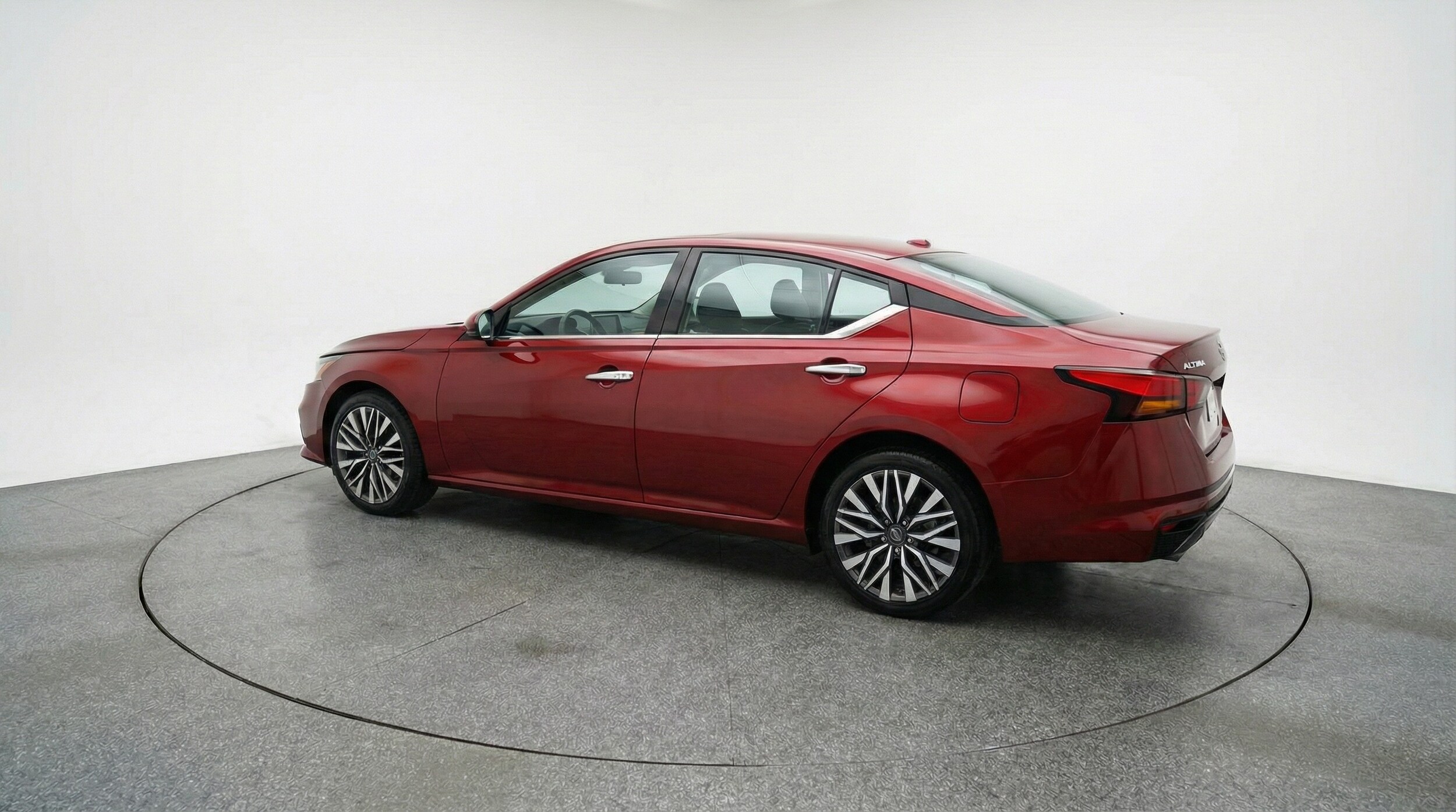 Thumbnail: 2025 Nissan Altima - 5