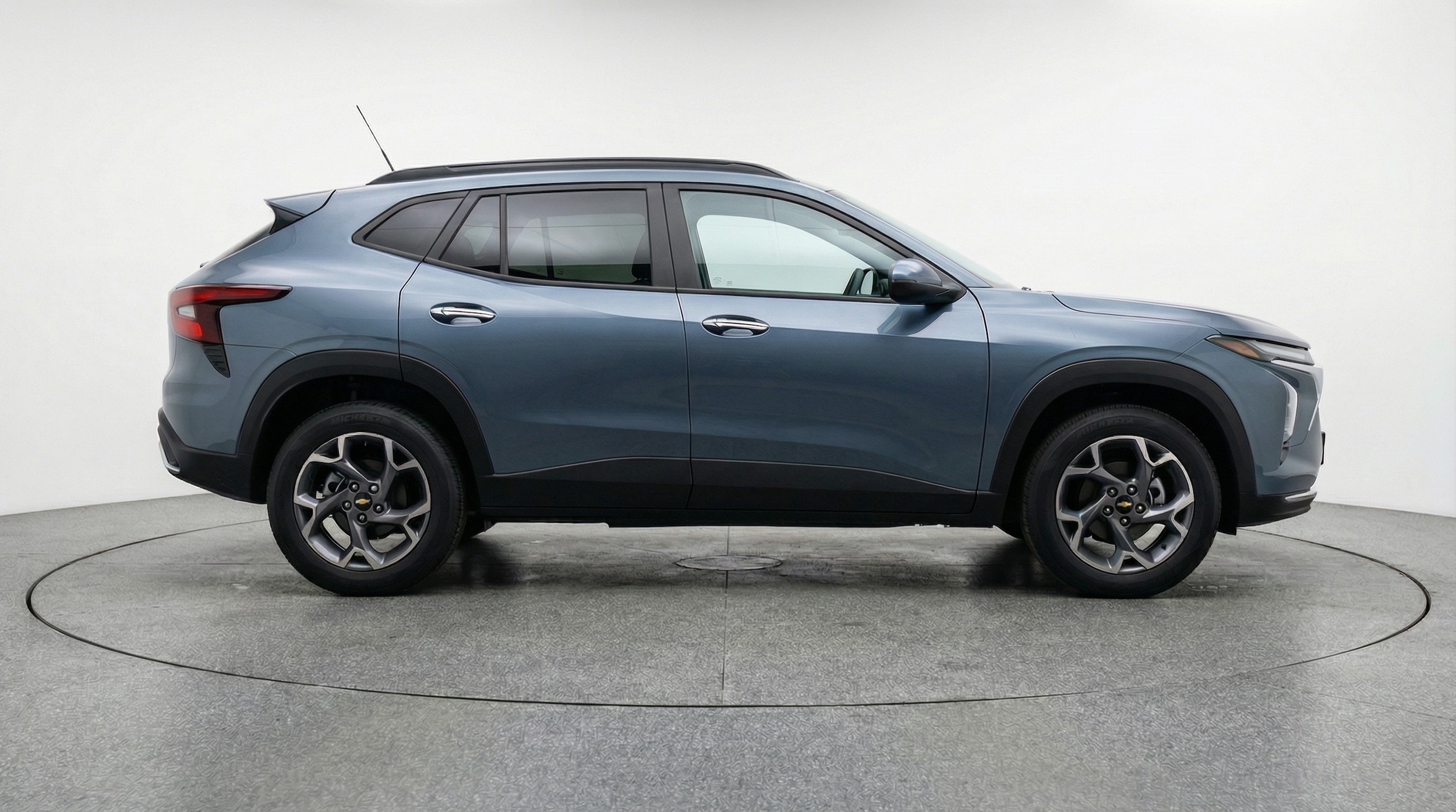 Thumbnail: 2025 Chevrolet Trax - 8