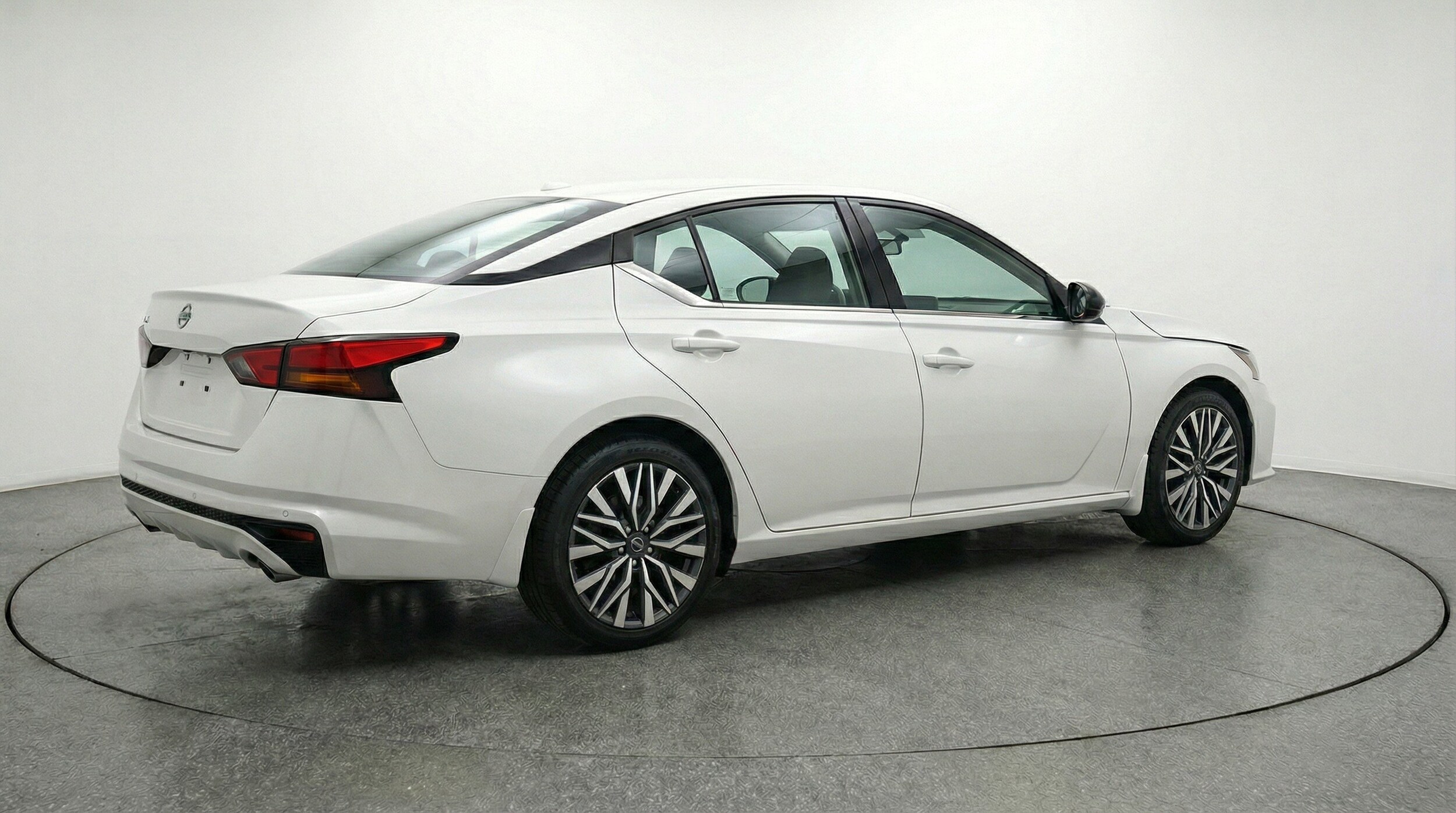 Thumbnail: 2025 Nissan Altima - 9
