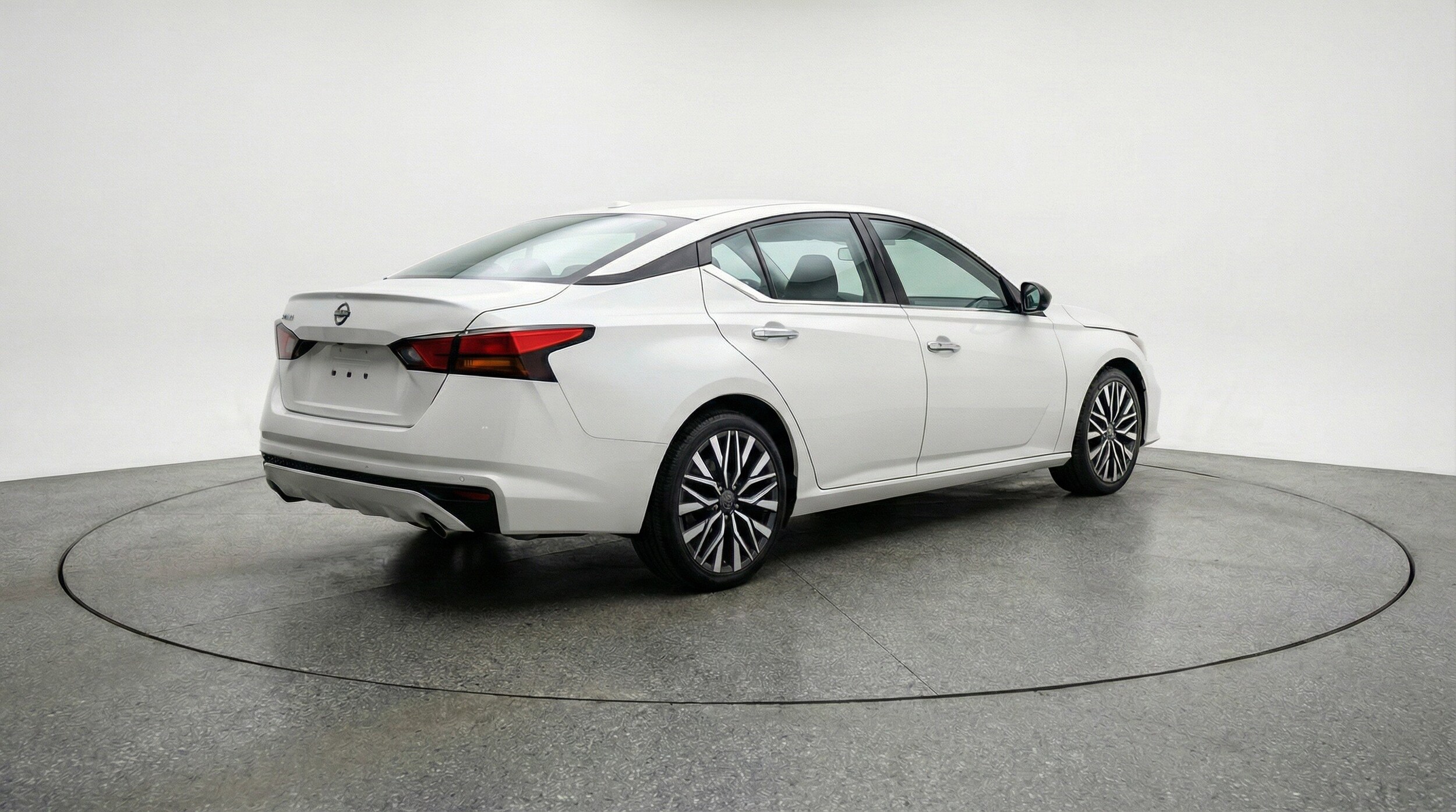 Thumbnail: 2025 Nissan Altima - 9