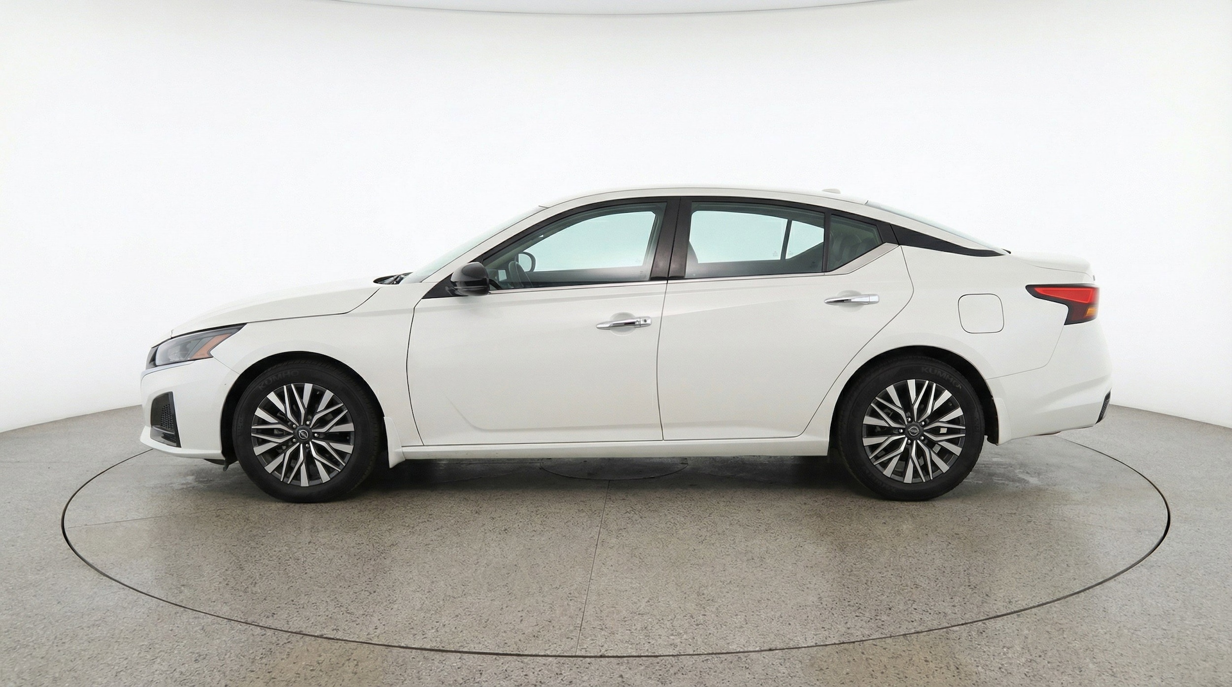 Thumbnail: 2025 Nissan Altima - 5