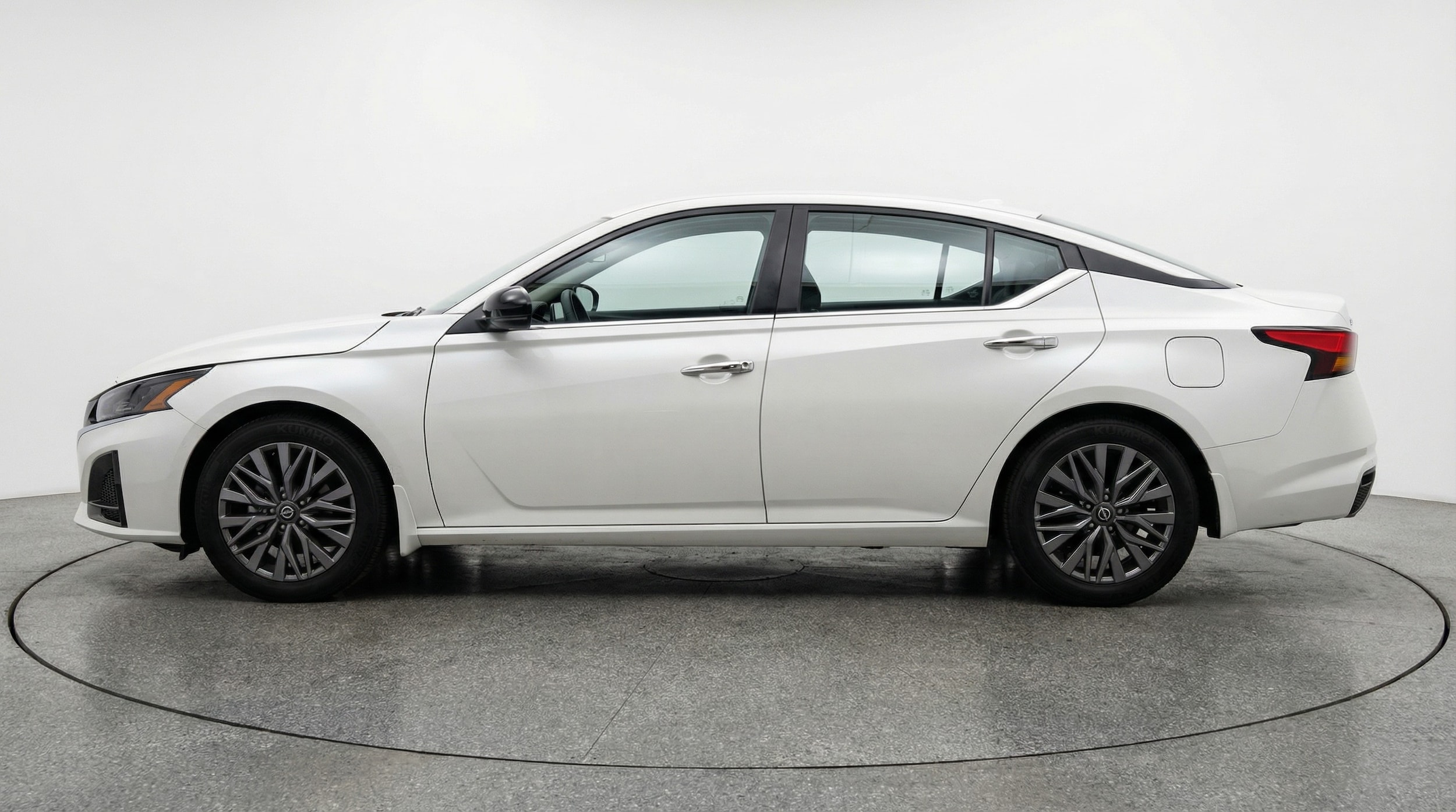 Thumbnail: 2025 Nissan Altima - 4